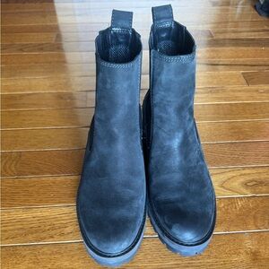Timberland Chelsea Boot, size 8, EUC
